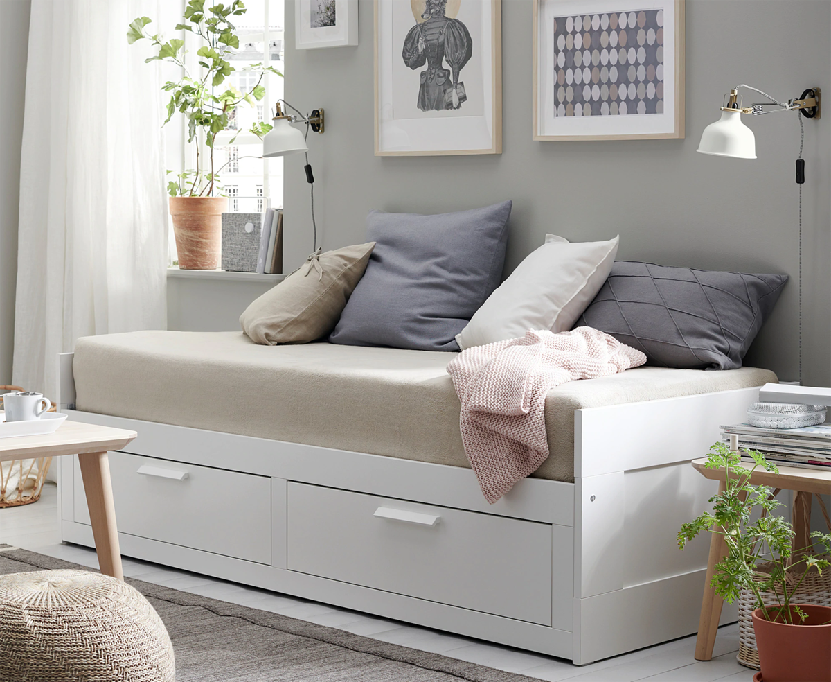 Диван или кровать: что выбрать для маленькой квартиры?