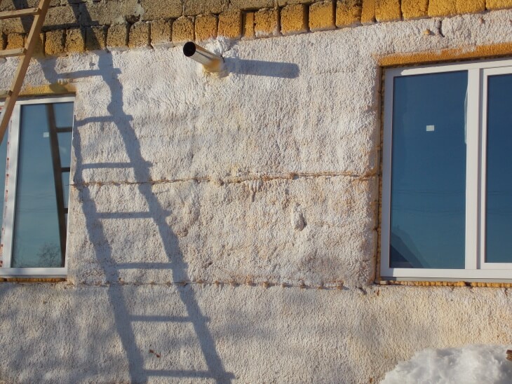Защита, отделка и утепление фасада дома современными материалами в фото