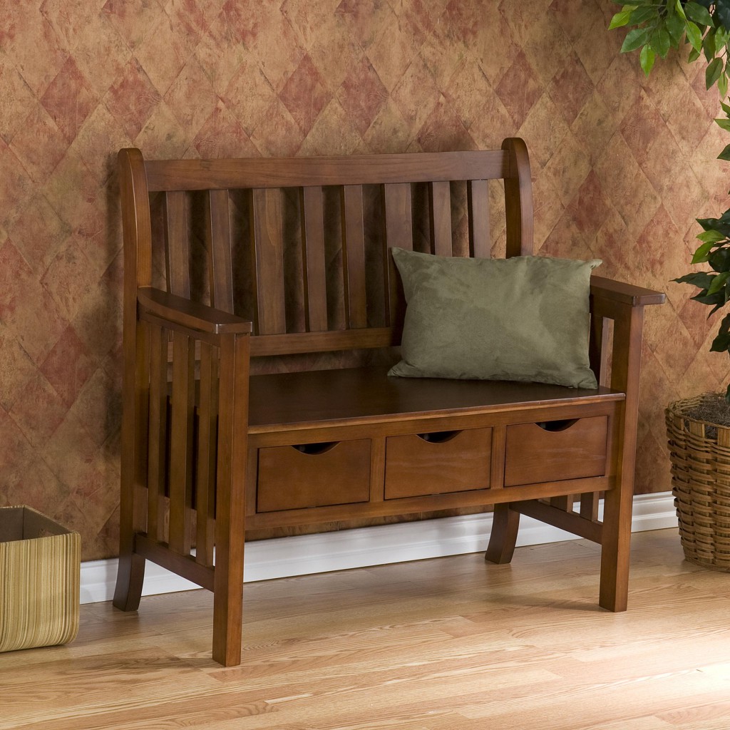 мебель деревянная с подушками