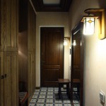 дизайн длинного коридора в трехкомнатной квартире