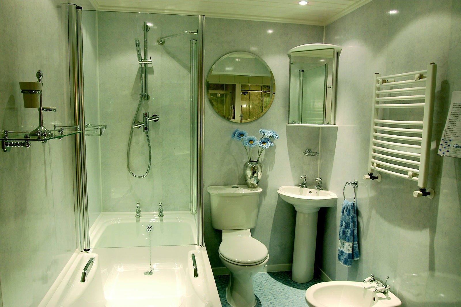 Отделка ванной комнаты пластиковыми панелями: фото дизайна и нюансы при  работе с ПВХ