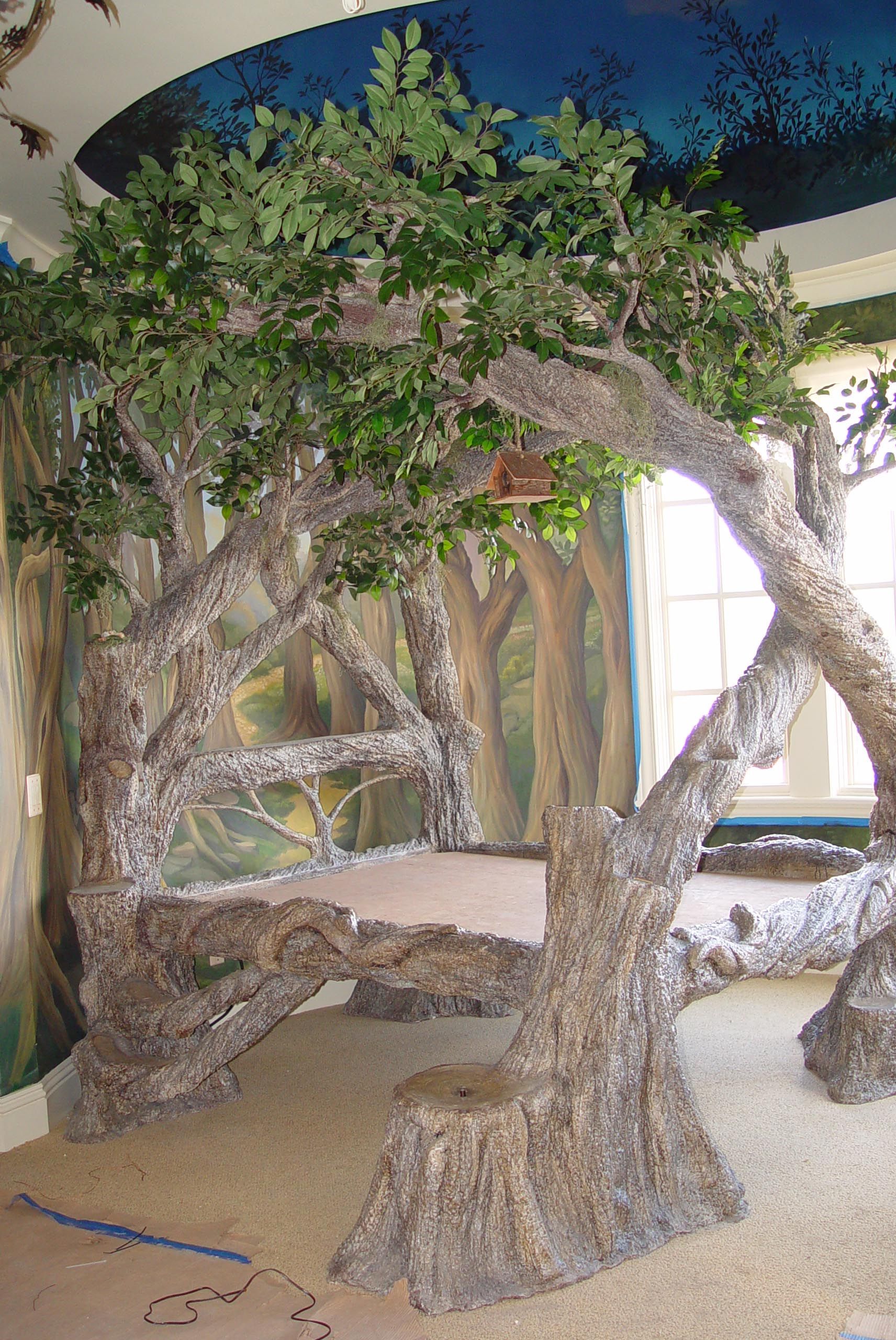 Fake tree. Объемное дерево в интерьере. Декорация "дерево". Декоративное дерево в комнату. Ствол дерева в интерьере.