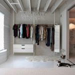 Обустройство гардеробной в спальне: интересные идеи для разных условий |+84 фото