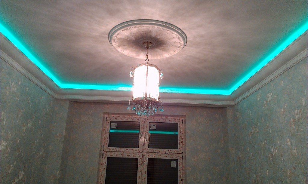 Светодиодная подсветка бетонного потолка