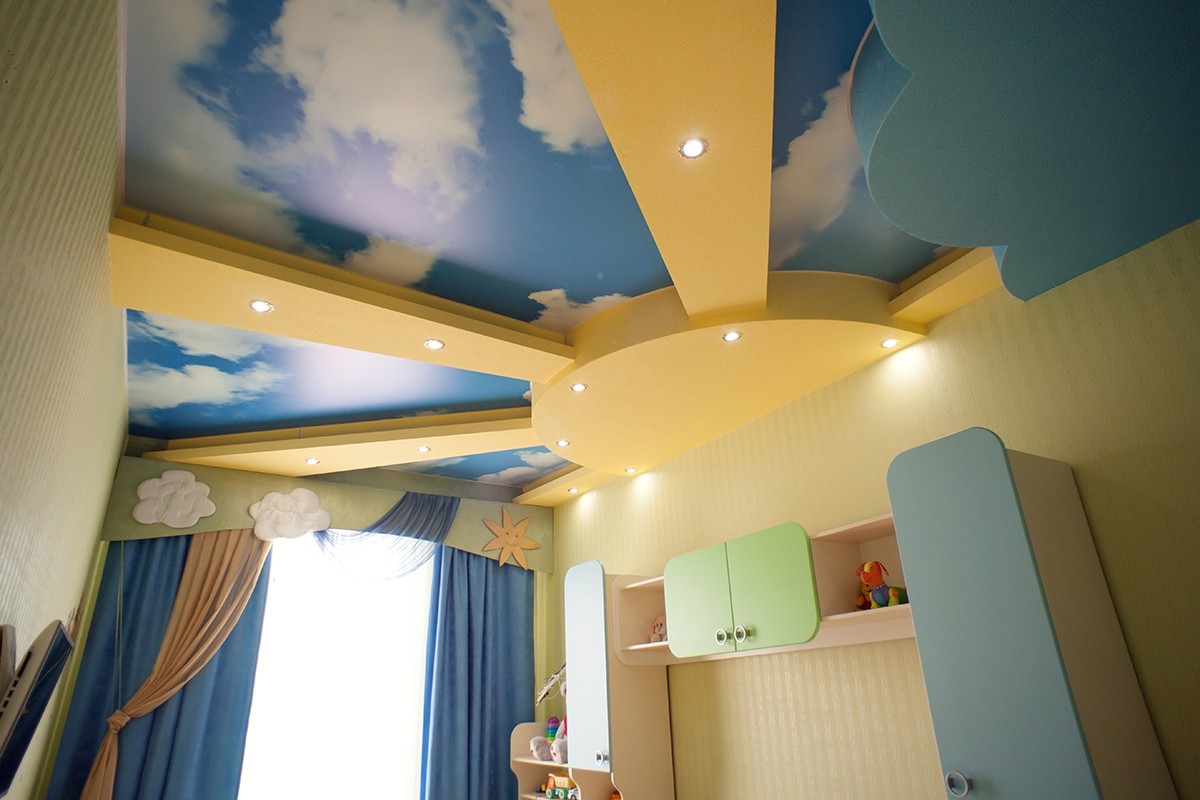 Современный потолок в детской: виды потолочных покрытий и дизайнерские приемы