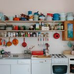 Убираем на кухне лишнее: как освободить пространство в два счета