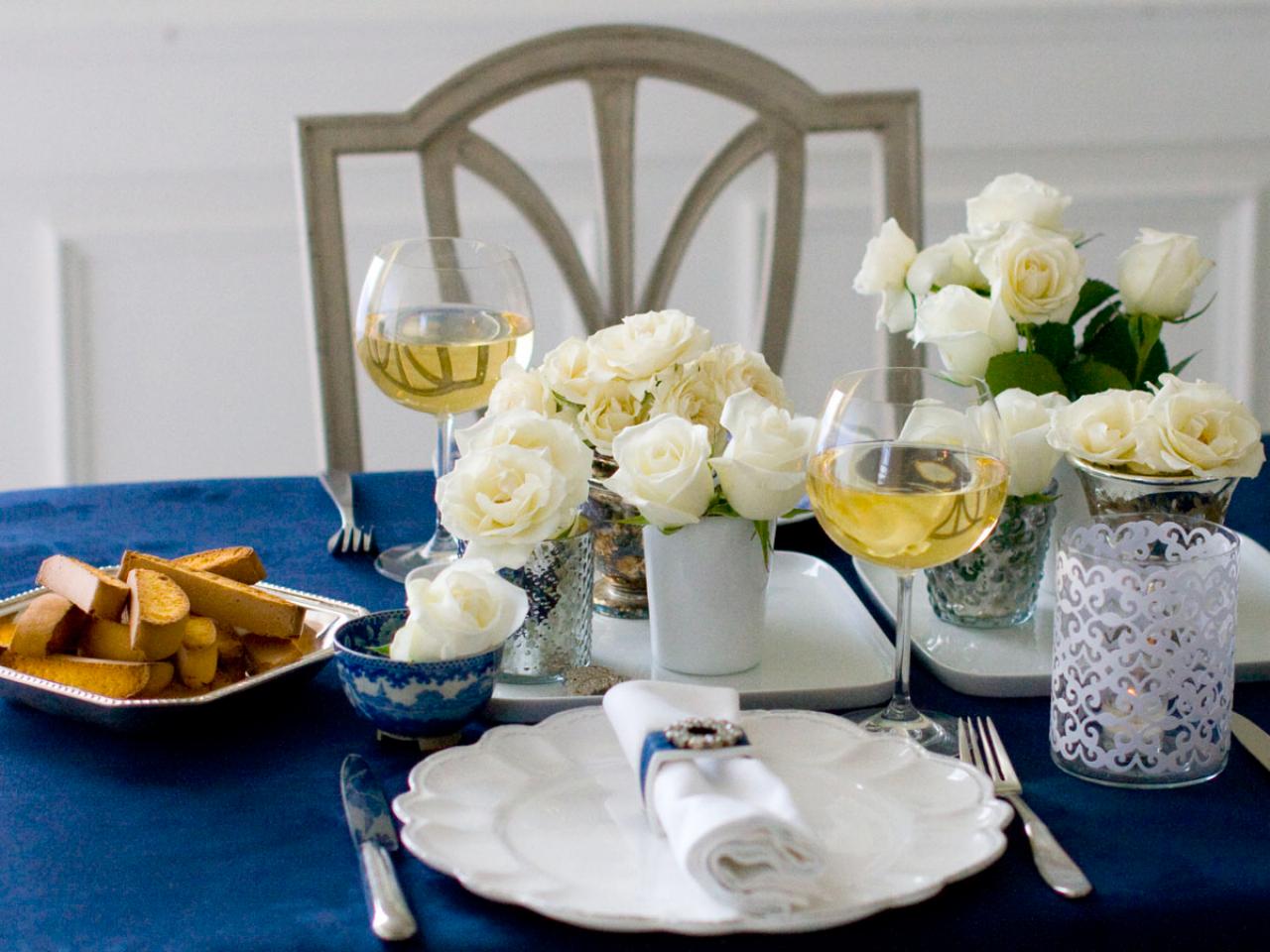 Накрытый стол ужин. Сервировка стола. Красиво сервированный стол. Красивая сервировка стола. Сервировка стола в романтическом стиле.