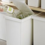 Как красиво организовать раздельный сбор мусора у себя на кухне?