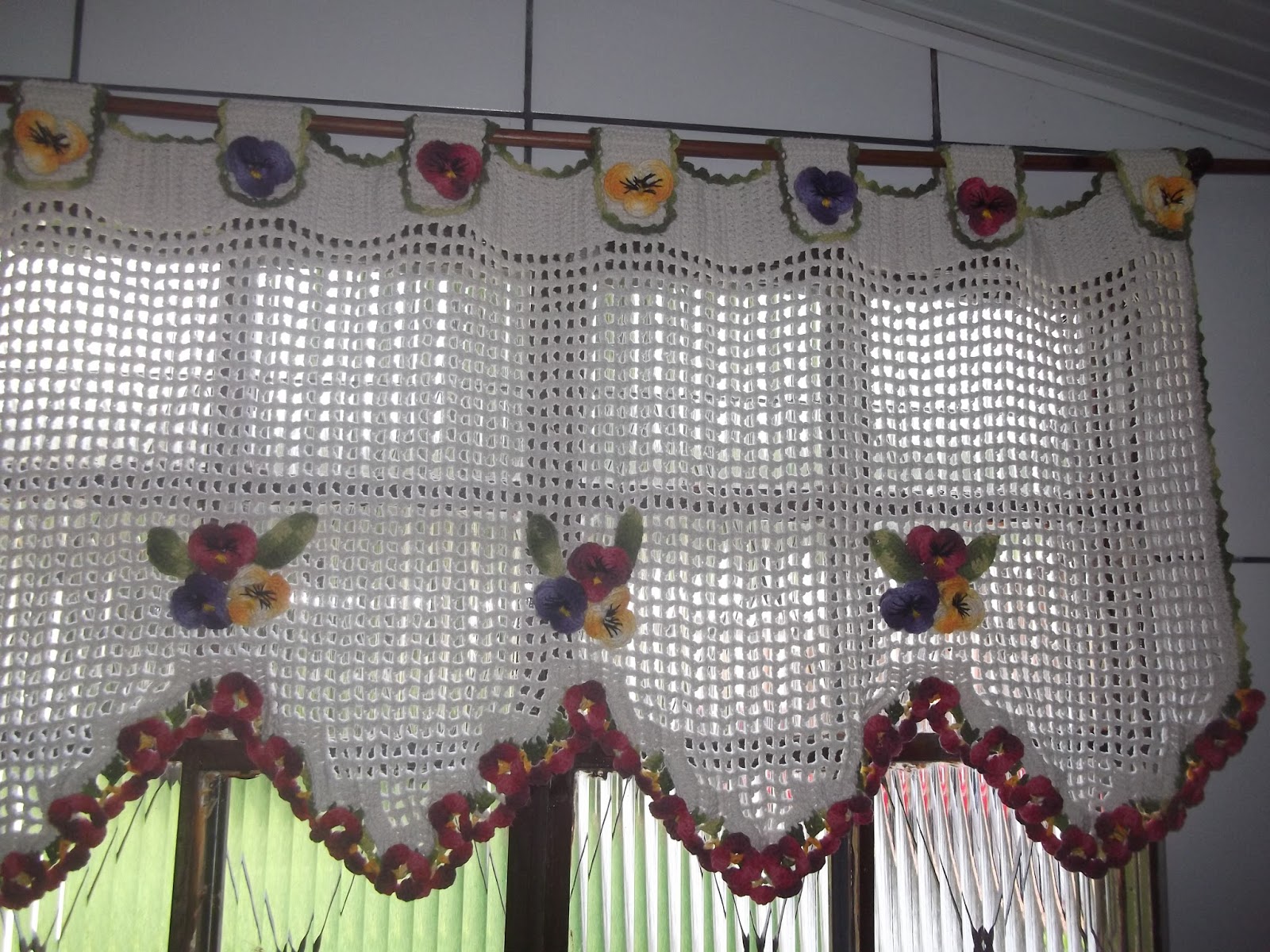 Преимущества вязаных штор как элемента декора