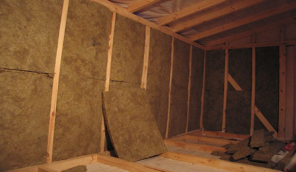 				Эффективные способы утепления стен изнутри деревянного дома