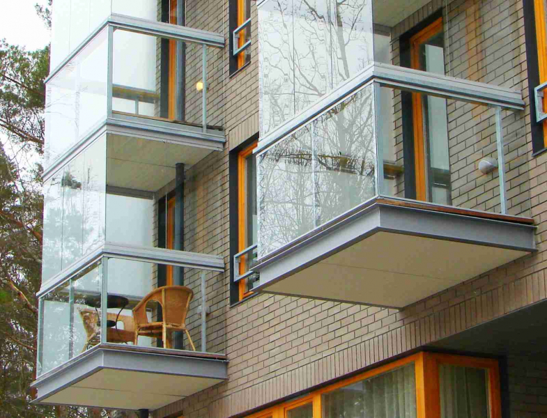 			Французские окна на балконе: дизайн и особенности установки		