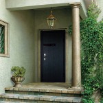 Входные металлические уличные двери для частного загородного дома или дачи
