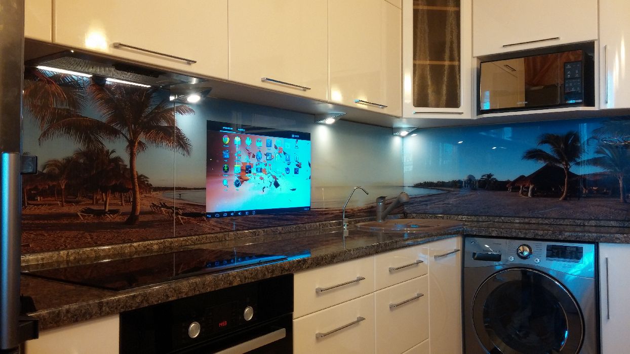 Идеи размещения телевизора на кухне