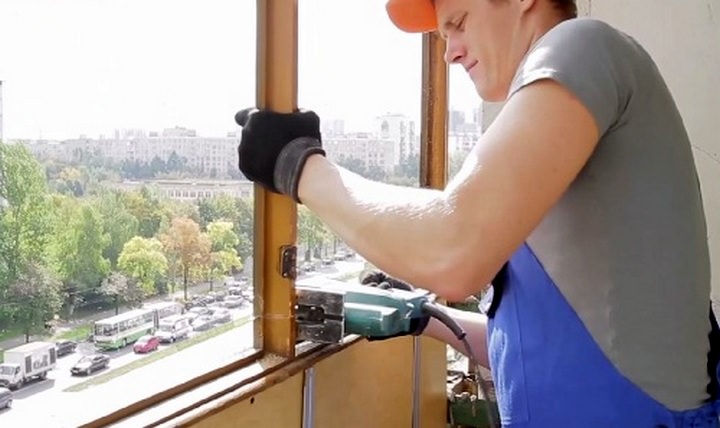 Как снять окна на балконе раздвижные