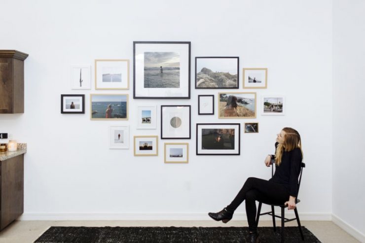 Как украсить пустую стену - 70 фото идей по дизайну