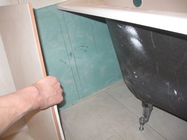 Как сделать экран под ванну из плитки?