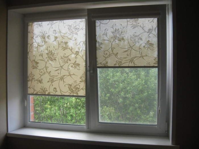 Рулонные шторы на пластиковые окна без сверления – щадящие системы