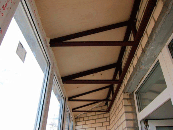 			Установка крыши на балкон своими руками: следуя инструкции, делаем сами		