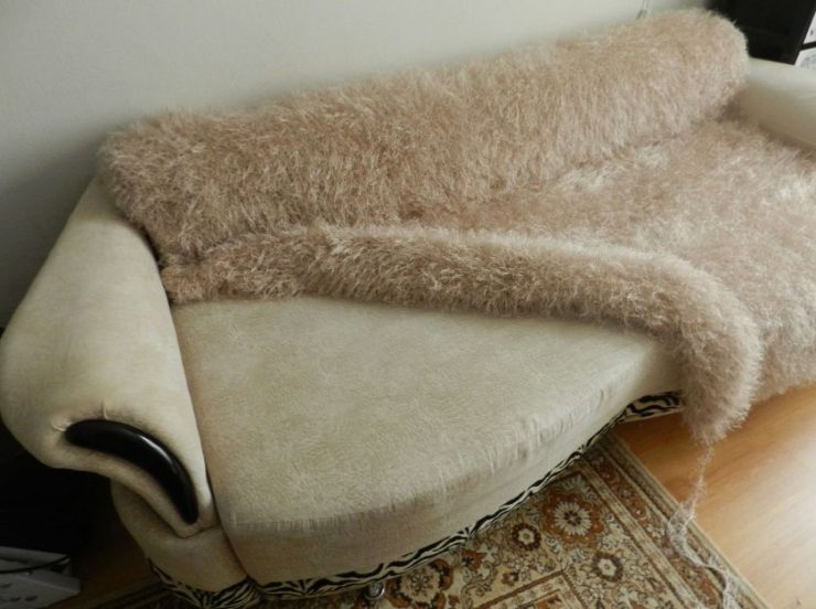 Накидка на диван - 100 фото лучших вариантов для интерьера