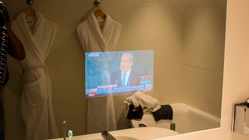 Телевизор для ванной комнаты: как выбрать и установить