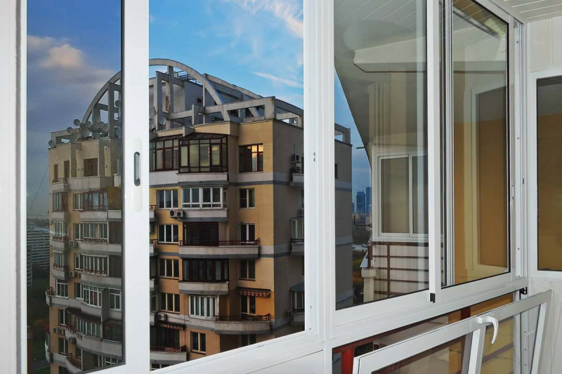 			Холодное остекление балкона: плюсы и минусы, идеи и варианты		