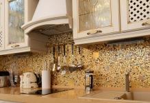 Мозаика в интерьере: для кухни плитка, современное комбинирование, сочетание разных материалов, использование