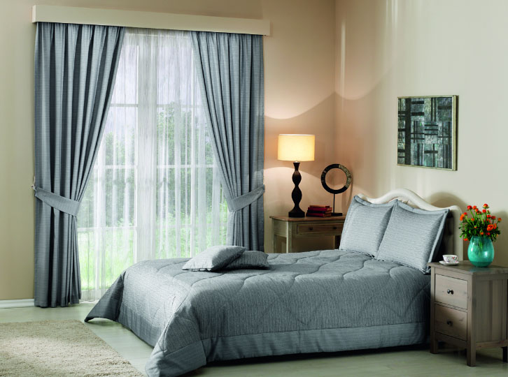 Как подобрать шторы и покрывало из одной ткани для спальни: советы специалистов