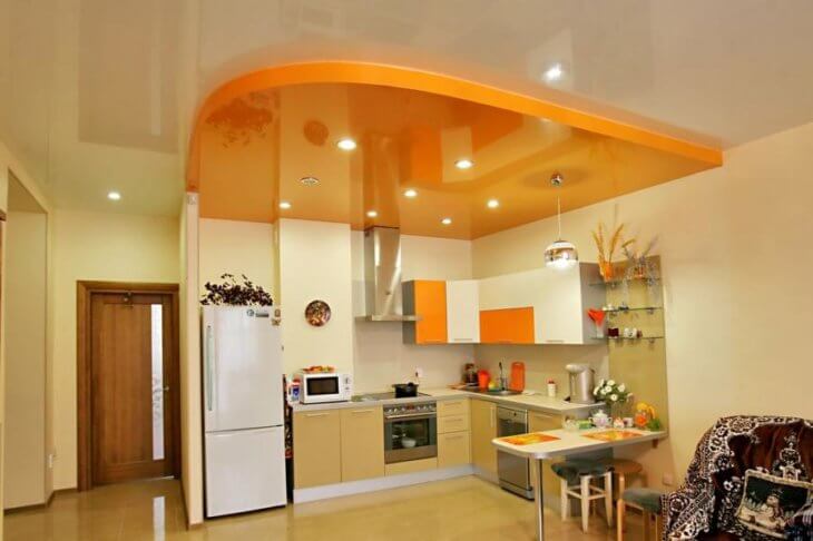 Как оформить потолок на кухне своими руками?