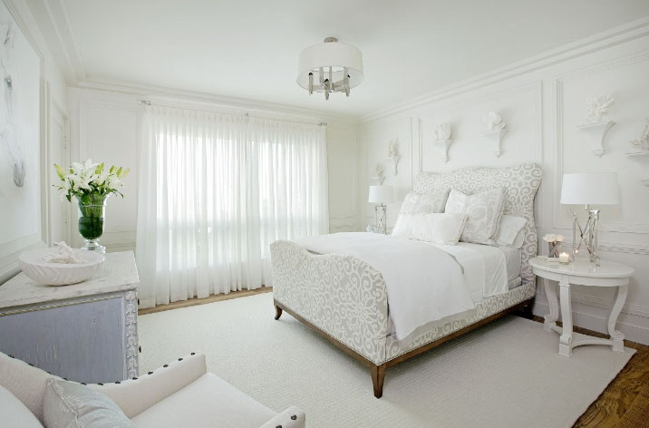 5 стилей для использования белых штор в интерьере спальни