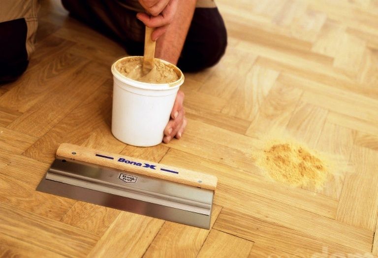 Как заделать щели в деревянном полу - действенные способы устранения трещин и дефектов