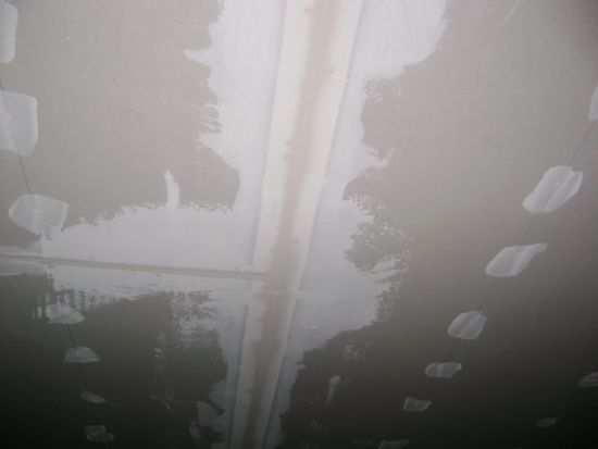 Шпаклевка гипсокартона на потолке или стенах под покраску и обои