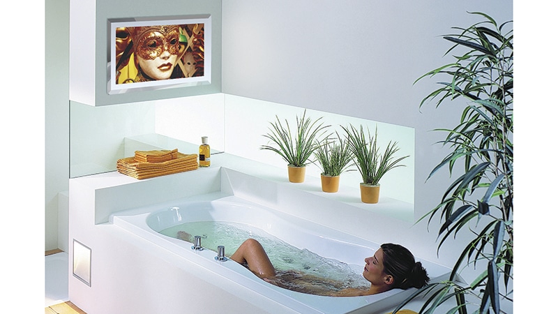 Телевизор для ванной комнаты: как выбрать и установить
