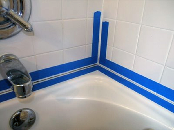 Щель между ванной и стеной: самые простые и эффективные способы заделки зазора
