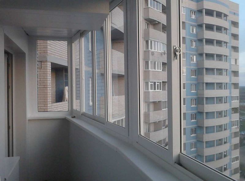 			Уютные балконы: раздвижные системы своими руками		