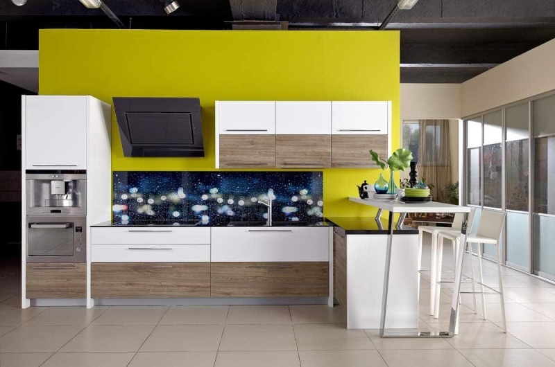 Пластиковые панели для кухни: стеновая панель с рисунком, как обшить кухню, потолок из панелей, отделка, фото