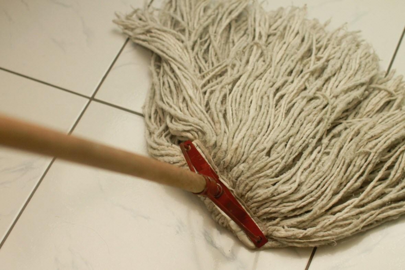 Чем отмыть напольную плитку после ремонта: кафель на полу, грунтовка для керамогранита, чистка и как мыть