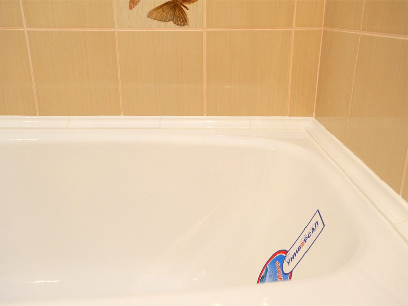 Чем заделать стык между ванной и плиткой