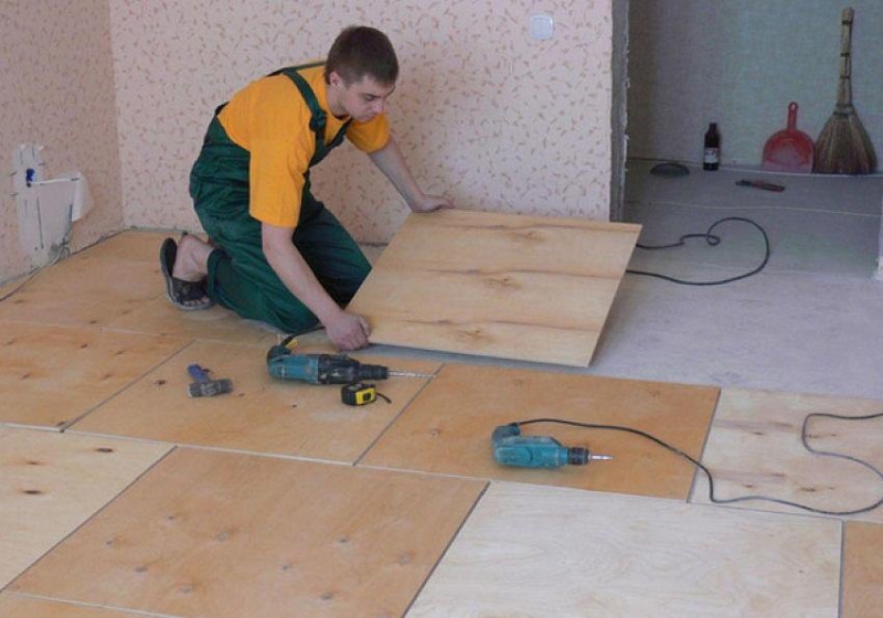 Выравнивание пола фанерой: как выровнять лаги старые, бетонная обрешетка и деревянная стяжка с помощью фанеры