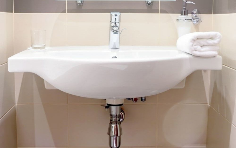 Высота умывальника в ванной от пола: стандарты