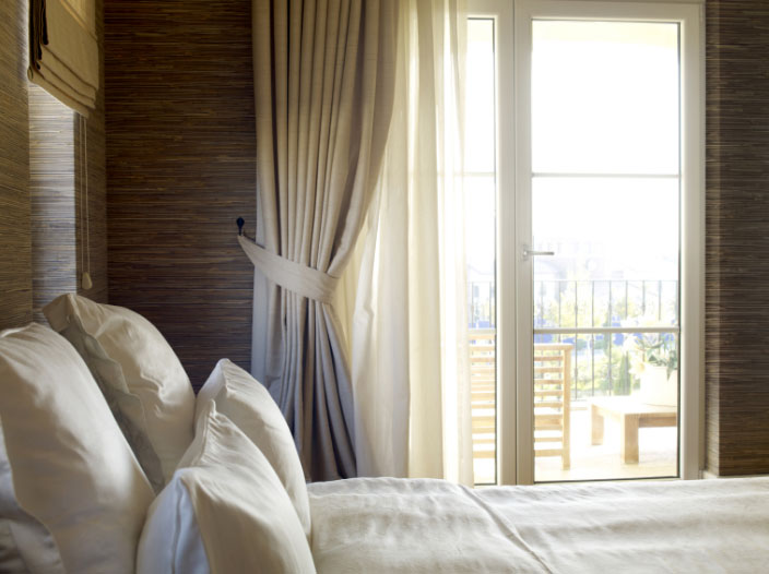 Как подобрать ночную штору для своей спальни, на что обратить внимание?