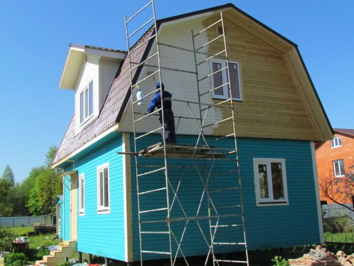 Самостоятельная покраска деревянного дома
