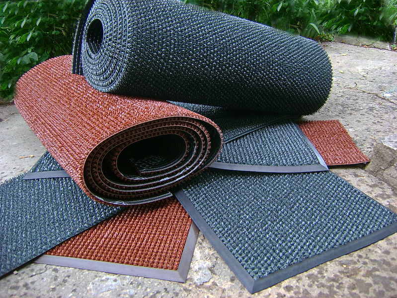 Резиновые коврики с ворсом для входных зон