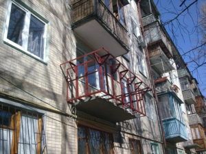 Советы правильного остекления балкона в хрущевке