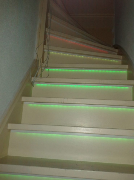 Освещение лестницы в доме - 100 фото лучших идей от профи!
