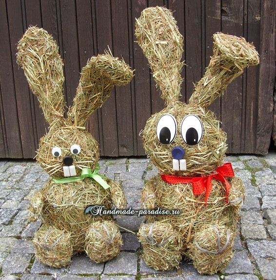 Зайцы и кролики из сена и соломы