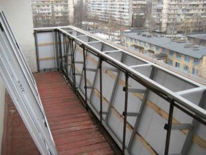 Можно ли расширить балкон в квартире