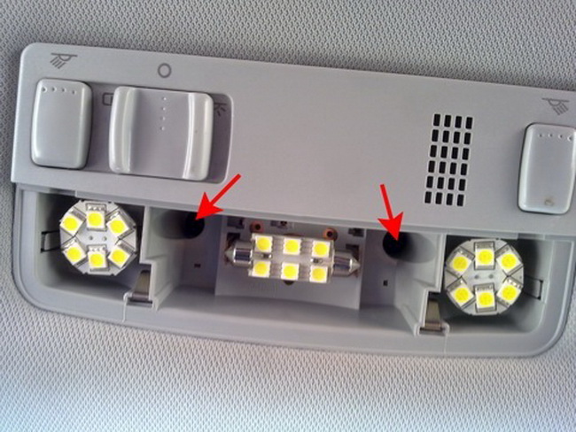 Как подключить видеорегистратор через плафон освещения