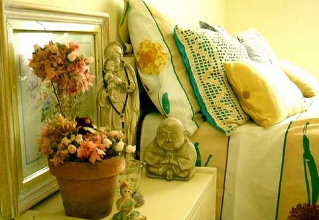 Искусственные цветы в интерьере дома