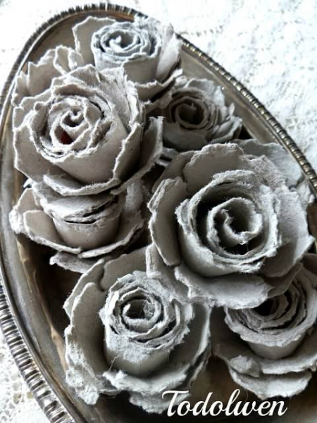 Винтажные розы из яичных лотков