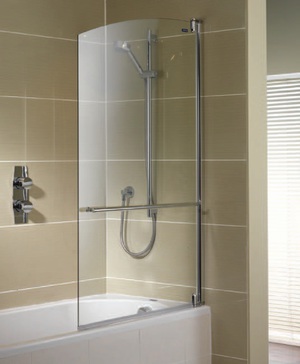 Стеклянные шторы для ванны, надёжный способ защиты от брызг